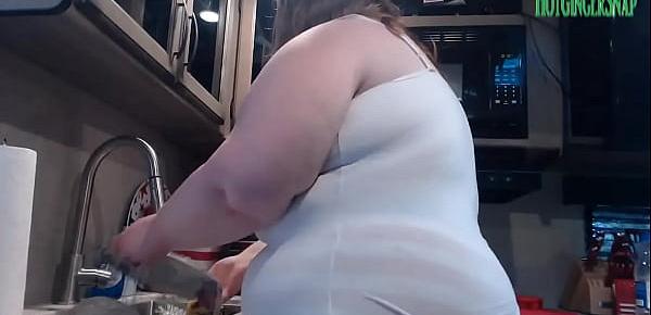  HotGingersnap washing dishes on clip4sale